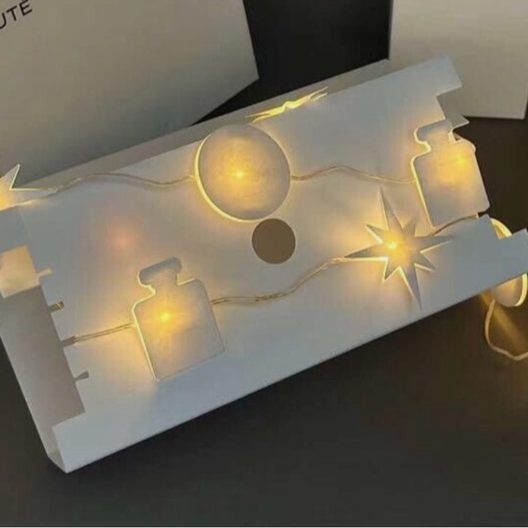 Chanel Beauty Limited Edition 2023  Christmas LED Light Illumination Holiday - Picture 4 of 10